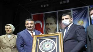 AK Partili İnan Kılıçdaroğlu’na Sert Çıktı: İzmir’in Turist Vekili