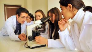 Bornova Belediyesi’nden çocuklara bilim eğitimi