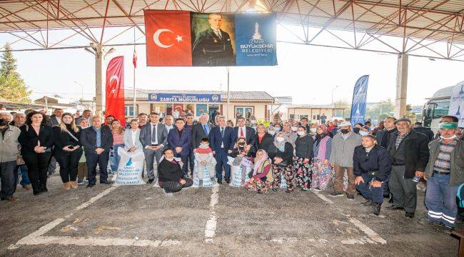 İzmir Büyükşehir Belediyesi'nden Kuzu Büyütme Yemi