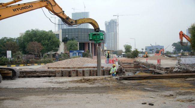 İZSU Yağmur Suyu Ayrıştırma Kanalları İmal Ediliyor