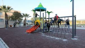 Gaziemir Belediyesi Parkları Güvenli Hale Getiriyor