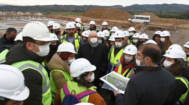 Mühendislik Öğrencileri Örnek Projeyi İnceledi