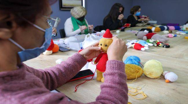 Amigurumi Kursları Kadınları Hayata Bağlıyor