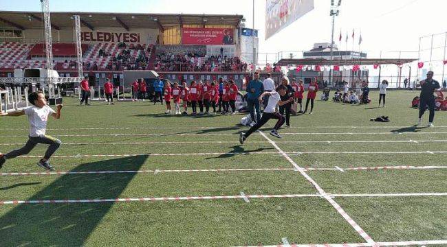 Bayraklı, İzmir Deneme U-14 Yarışları’nda Derece Elde Etti