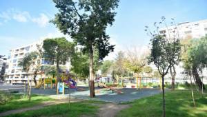 Bornova'nın Parkları Yenileniyor