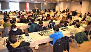 Bornova'da Çekişmeli Satranç Turnuvası 