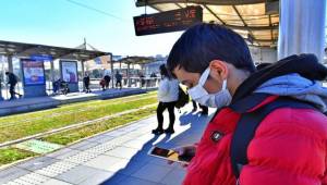 İzmir'de Toplu Taşımada Ücretsiz İnternet Dönemi