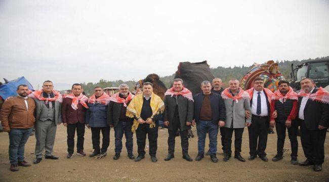 Kınık'ta Geleneksel Deve Gösterisi Festivali