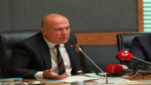 “Koyulan her hedef illüzyon, yapılan her şura kakofoni…”
