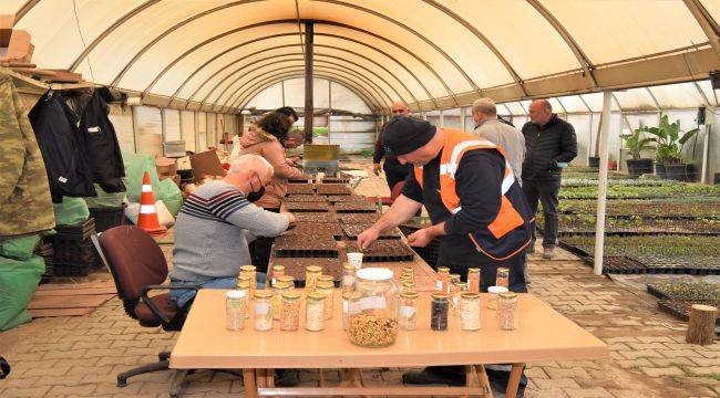 Bornova'da Yerel Tohum Bahçesi Açıldı