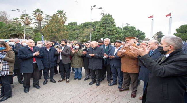 İzmir Büyükşehir Belediyesi Sokak Hayvanlarını Unutmadı