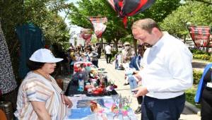 Çiğli’de “Üretici Kadın Pazarı” Açıldı