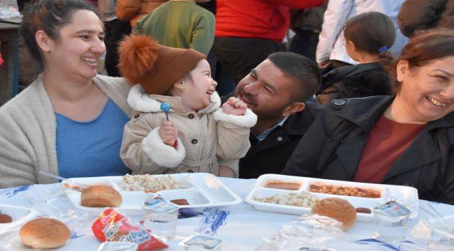 Foça'da mahalle iftarları başladı