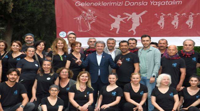Bornova’da Halk Dansları Festivali