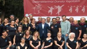 Bornova’da Halk Dansları Festivali