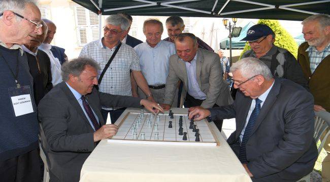 Bornova'da Türk Daması Turnuvası