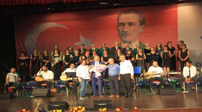 Türk Halk Müziği Korosu’ndan muhteşem konser