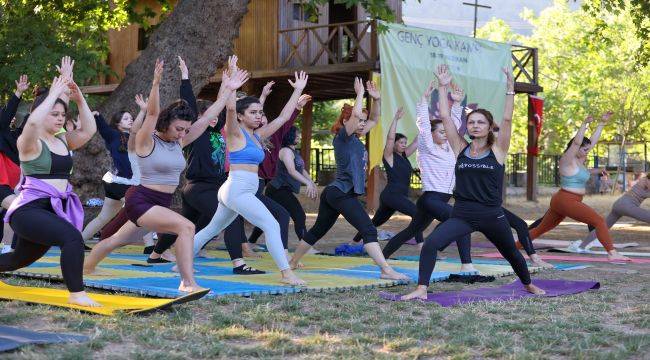 Buca’da “Genç Yoga Kampı” 