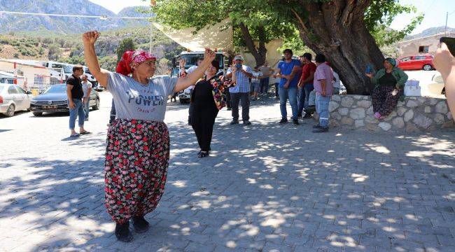 Karaburun’da emekçinin yüzünü güldüren toplu sözleşme