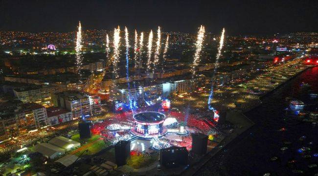 İşte İzmir'in 100. Yılını en iyi anlatan fotoğraflar