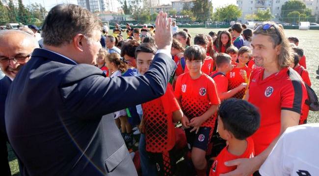 Karşıyaka Belediyesi’nden amatör spor kulüplerine destek