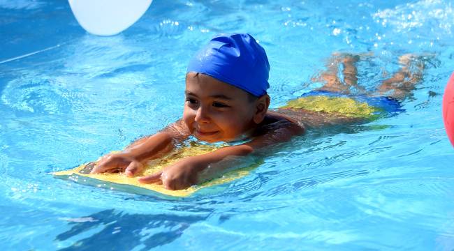 Kemalpaşa’da Yüzlerce Çocuk Yüzme Öğrendi