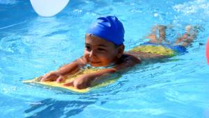 Kemalpaşa’da Yüzlerce Çocuk Yüzme Öğrendi