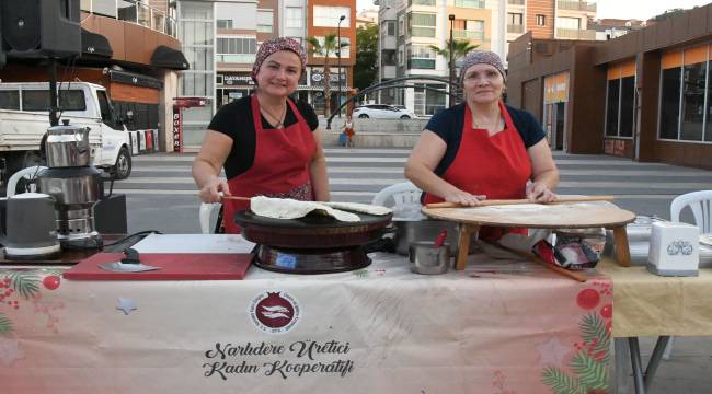  Narlıdere Gece Pazarı’na Büyük İlgi