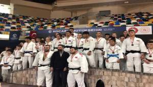 Yunusemreli judocular Kocaeli'den başarıyla döndü 