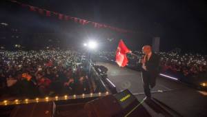 İzmir'de üç gün üç gece 99. yıl kutlaması