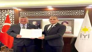 İyi Parti Foça'da Bilgin Şahin Seçimle Başkan