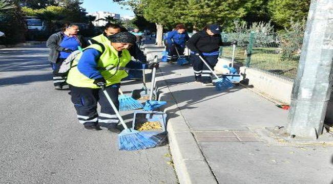 İzmir Büyükşehir Belediyesi’nin ekipleri Menemen’de sahaya indi