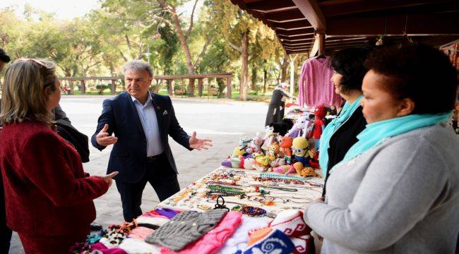 Yılbaşı hediyeleri Bornovalı kadınlardan 