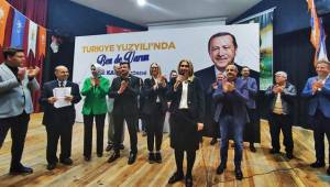 CHP'den istifa edip AKP'ye geçti