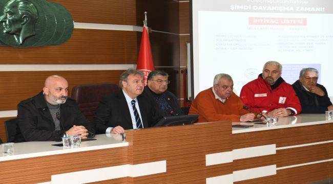 Bornova deprem bölgesine koşuyor