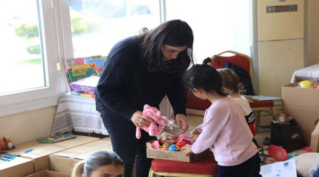 Depremzede Çocuklara Oyun Alanı