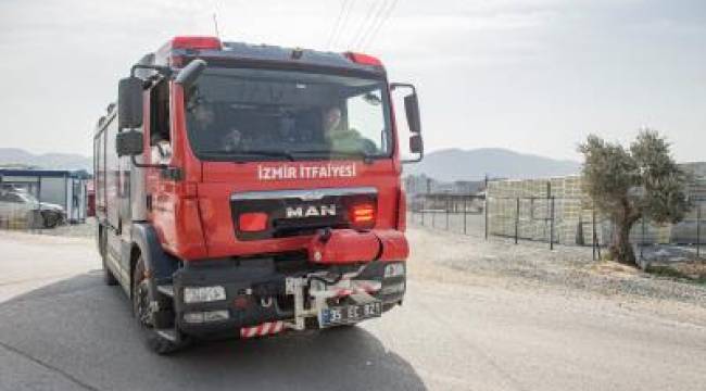 İzmir İtfaiyesi Hatay’da gece gündüz çalışıyor