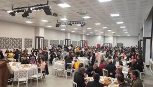 Kınık Belediyesi'nden Anlamlı İftar Yemeği