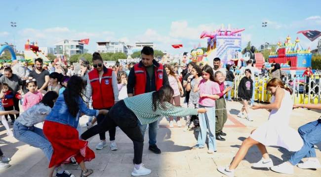 23 Nisan’da Çocuklar Gönüllerince Eğlendi