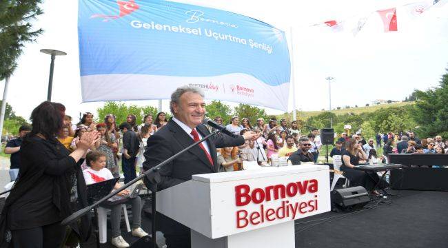 Bornova’da gökyüzü uçurtmalarla renklendi