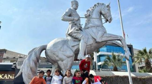 Büyükşehir 23 Nisan’ı çocuk şenlikleriyle kutluyor