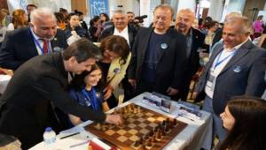 Çeşme’de Satranç Turnuvası Heyecanı Başladı