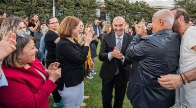 Soyer: Depremde gösterdiğiniz fedakârlığı bütün İzmir biliyor