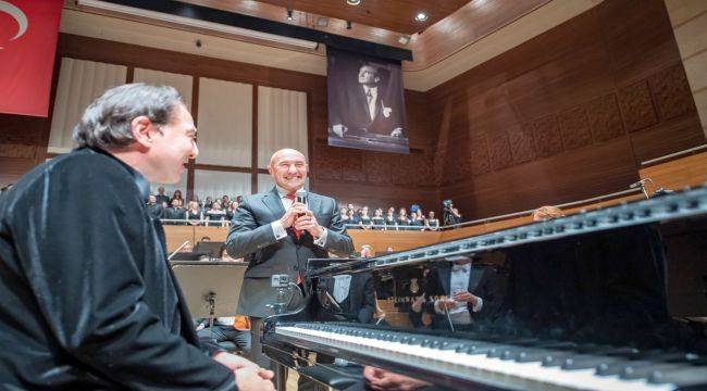 Ünlü Piyanist'in Bestesi İlk Kez Seslendirildi