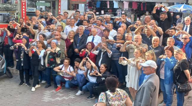 Bayraklı'da Hasan Karabağ sahaya indi