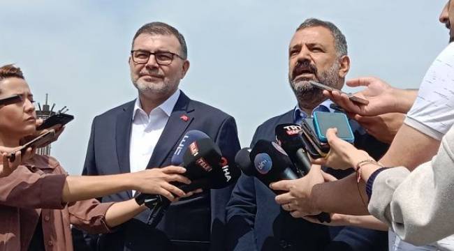 CHP ve AK Parti'de İzmir farkı: İl Başkanları kucaklaştı