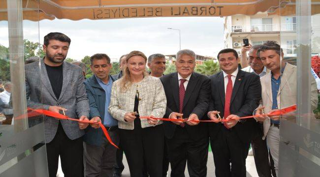 Torbalı’nın ilk kitap kafesi açıldı