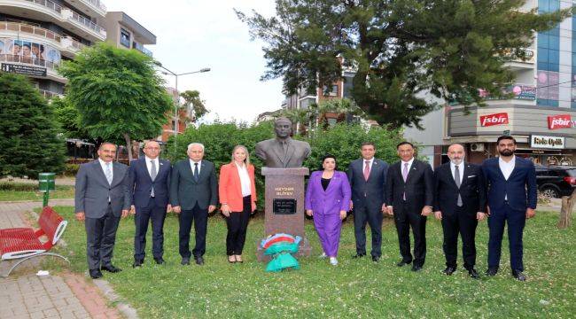 Türkiye-Azerbaycan ticareti 5 milyar dolara koşuyor