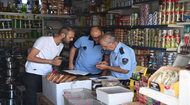 Karabağlar’da zabıta denetim turunda