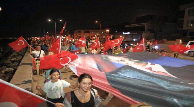 Güzelbahçe Belediyesi’nden Zafer Korteji ve Konser